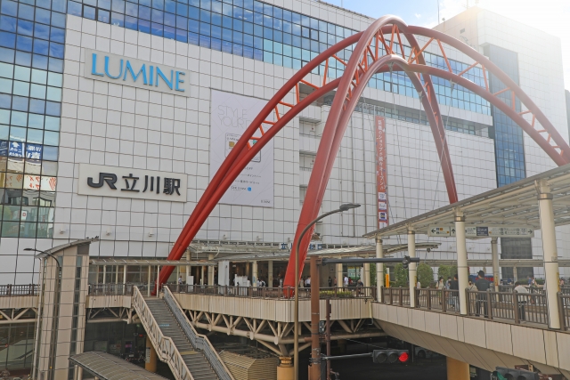 立川駅前